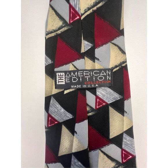 The American Edition Collection Triangle Pattern Professional Tie - Picture 3 of 5